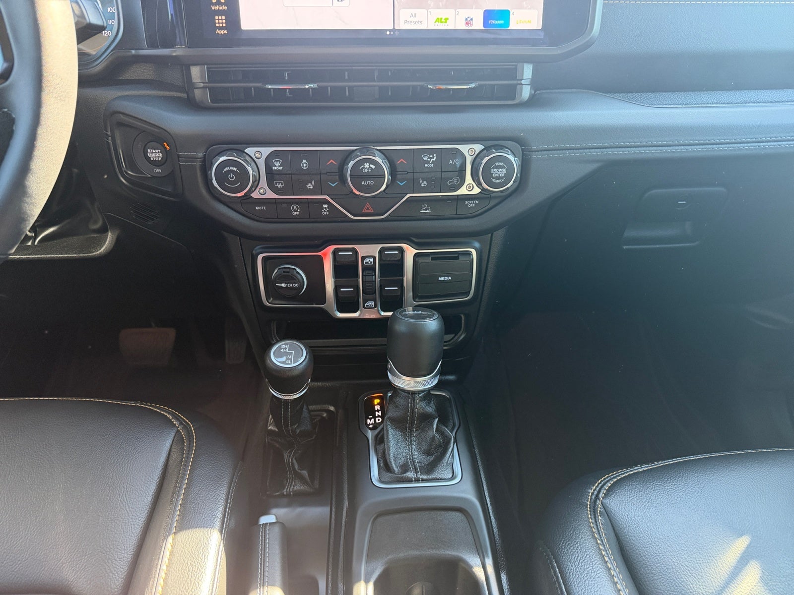 2025 Jeep Gladiator High Tide