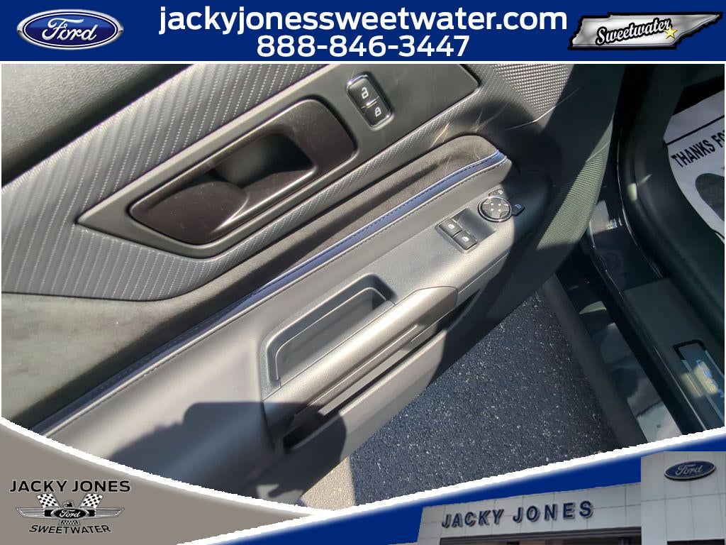 2025 Ford Mustang Dark Horse