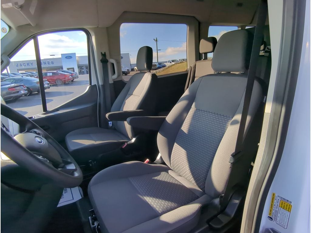 2025 Ford Transit Wagon XLT
