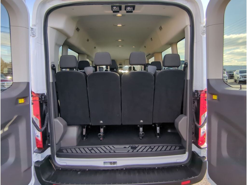 2025 Ford Transit Wagon XLT