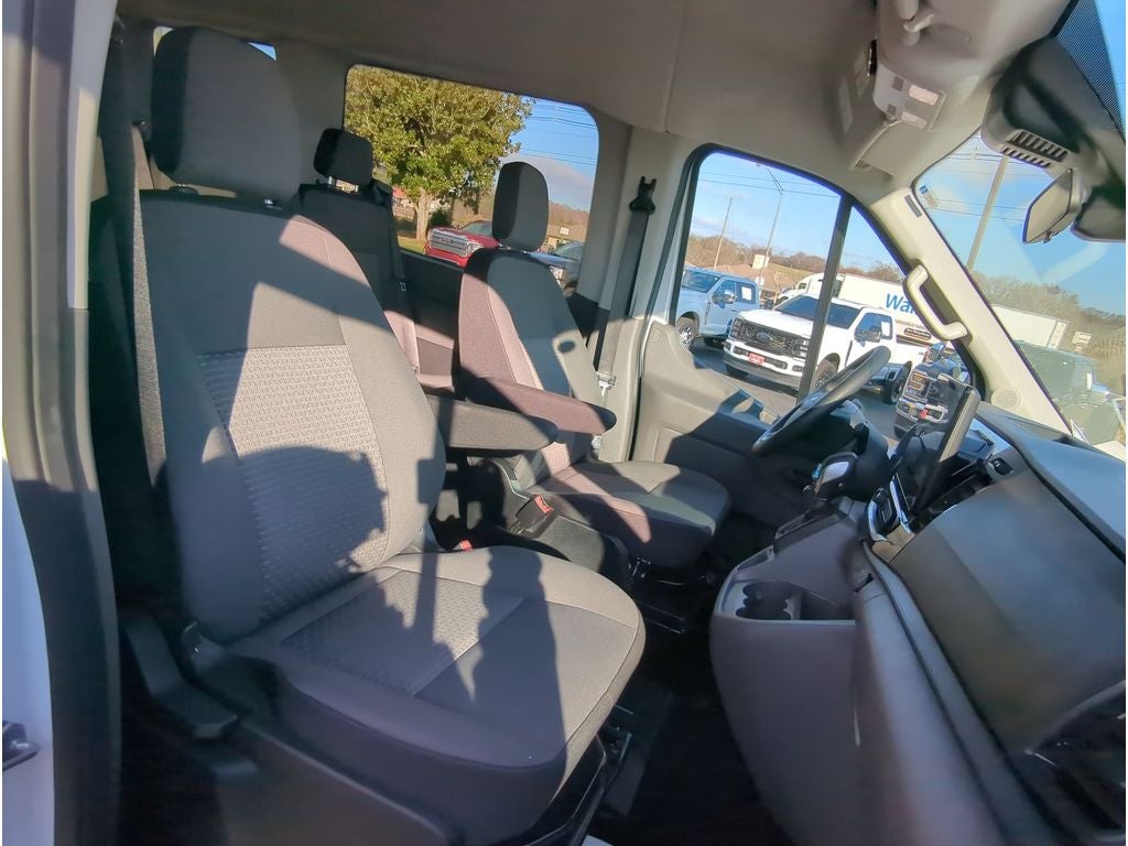 2025 Ford Transit Wagon XLT