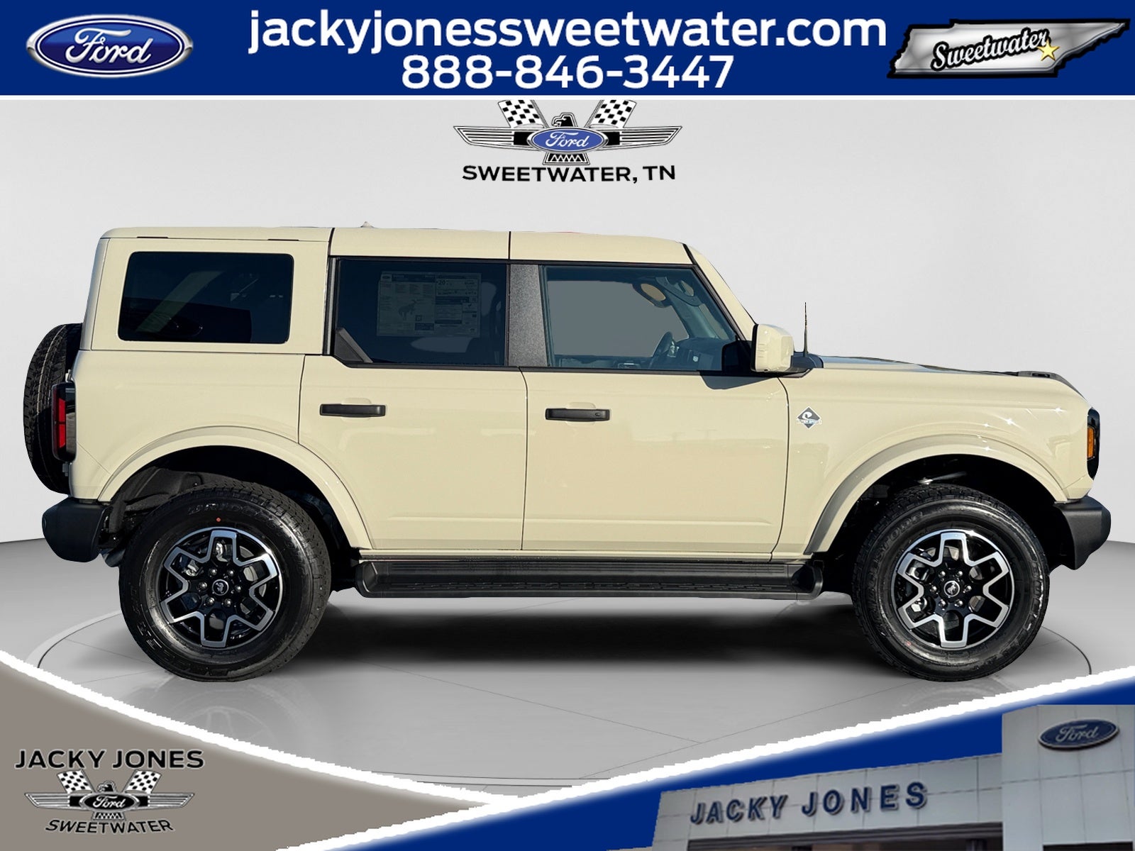 2026 Ford Bronco Outer Banks