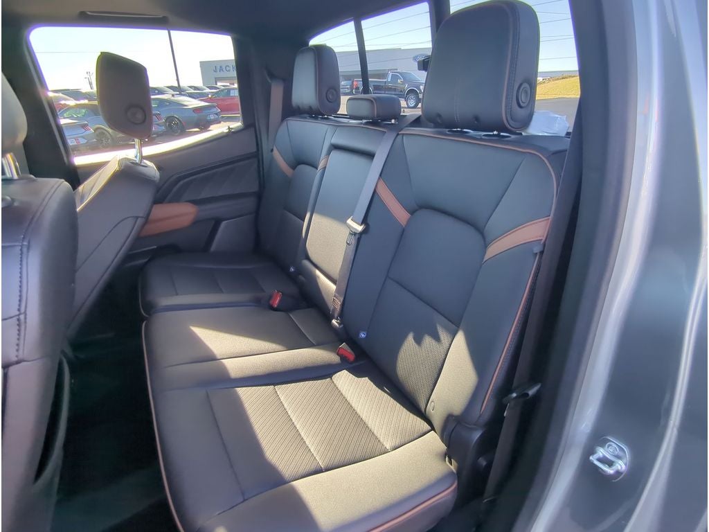 2024 GMC Canyon 4WD AT4