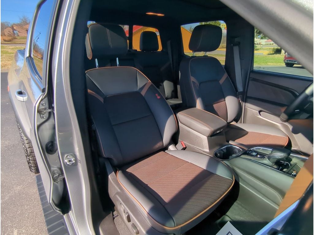 2024 GMC Canyon 4WD AT4